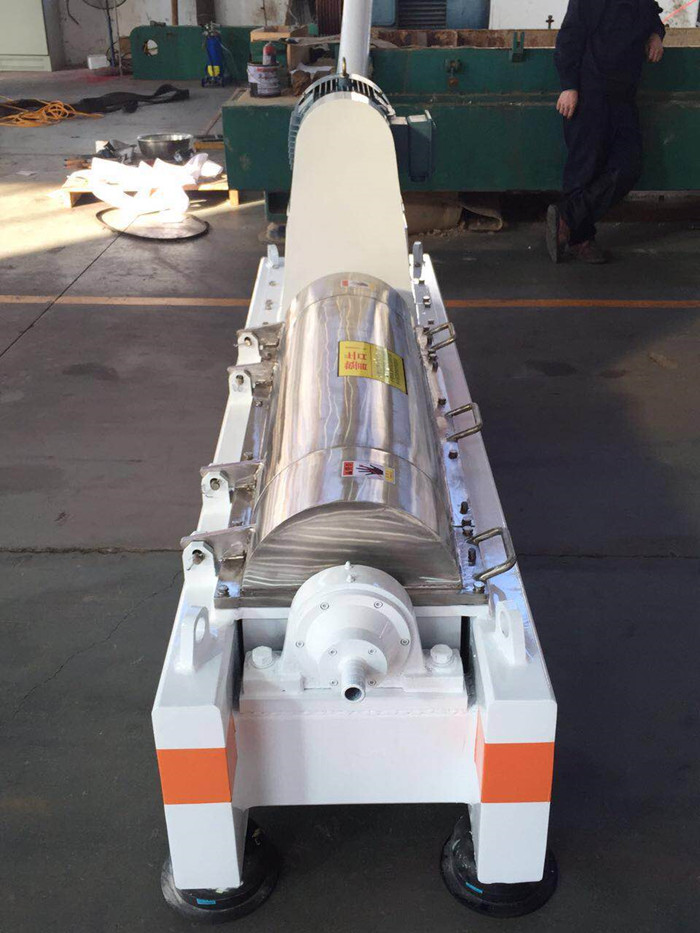 臥式螺旋卸料過(guò)濾離心機(jī).jpg 臥式螺旋卸料過(guò)濾離心機(jī).jpg